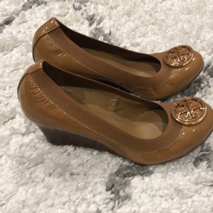 Tory Burch Size 7 (Brown)